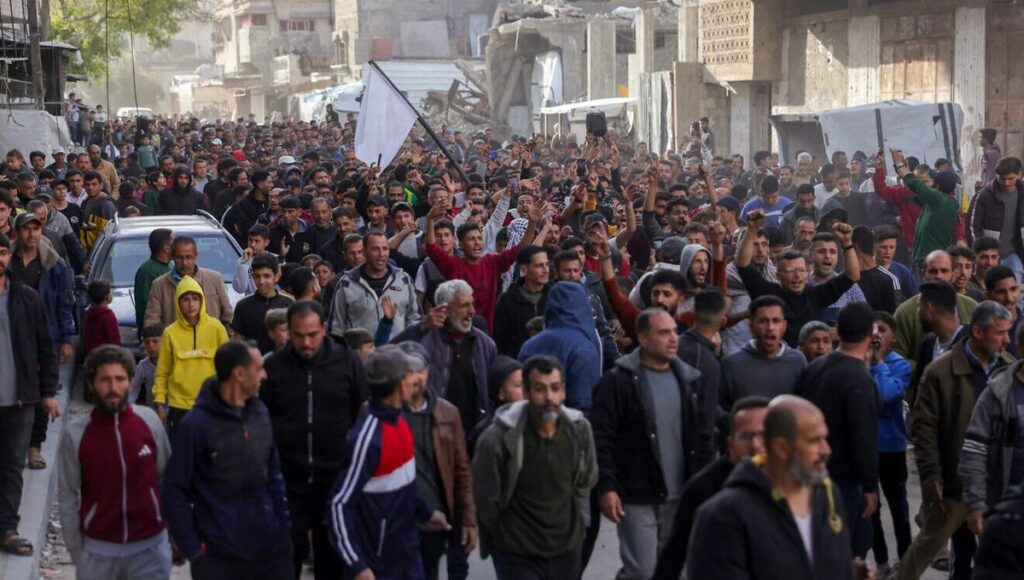 Demonstration zur Beendigung des Kriegs durch die Hamas in Beit Lahia in Gaza