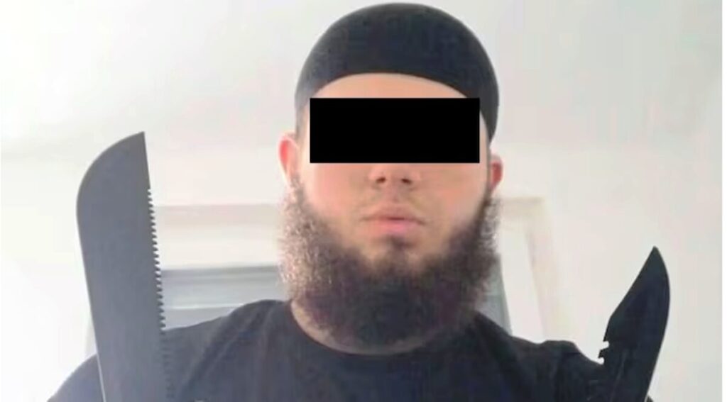 So zeigte sich Beran A. in einem von ihm aufgenommenen Bekennervideo. (Foto: ZVG)