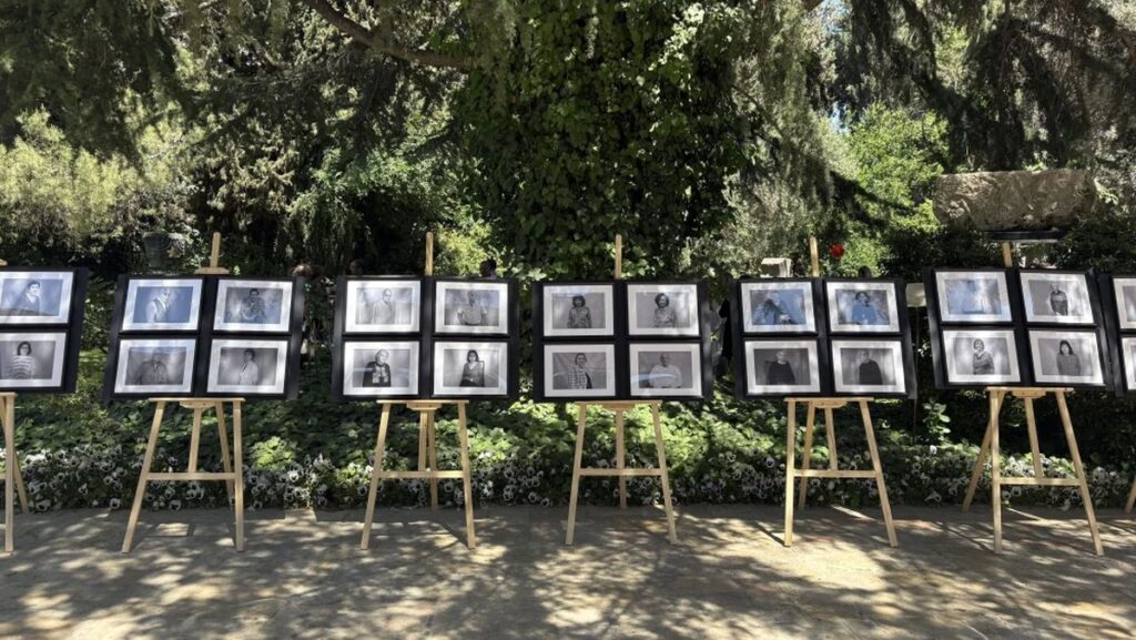 Porträts von Überlebenden als Teil der »Gesichter des Farhud«-Ausstellung