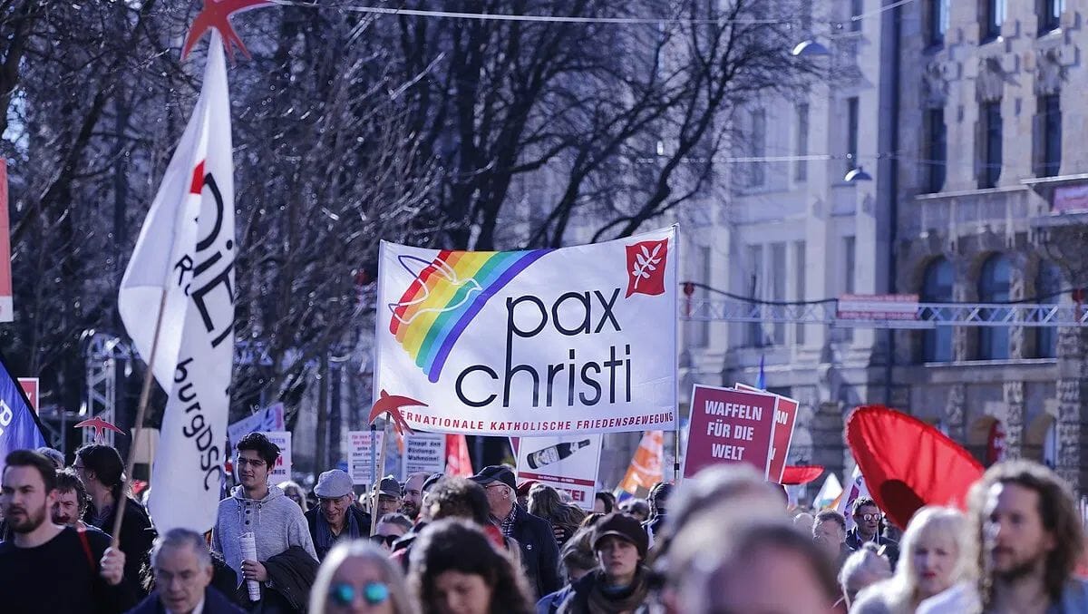 Pax Christi auf der Demonstration gegen die Münchner Sicherheitskonferenz 2019