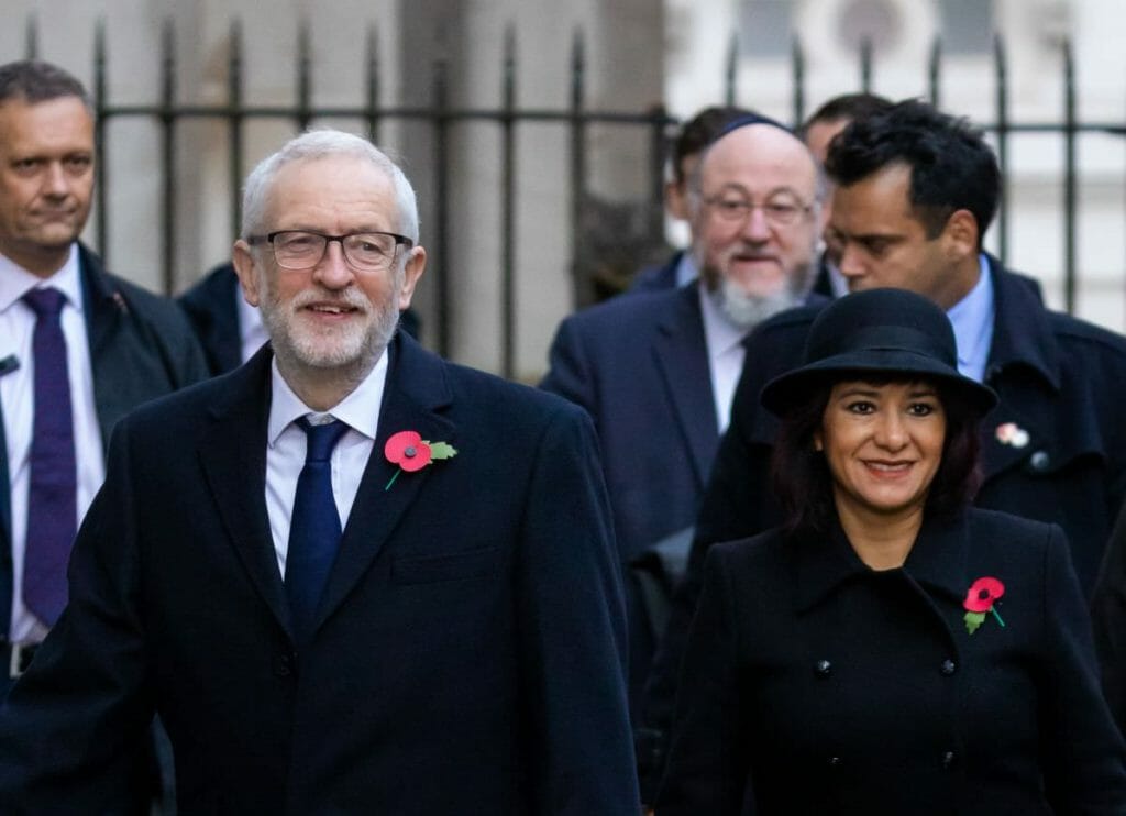 Jeremy Corbyn und Ephraim Mirvis (Mitte hinten) am Rememberance Sunday für die britischen Soldaten