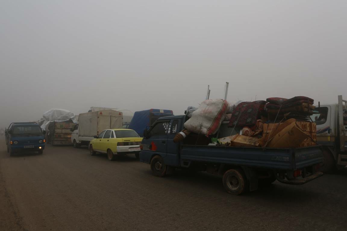 Flüchtlingskonvoi im Nordwesten Syriens (imago images/ZUMA Press)