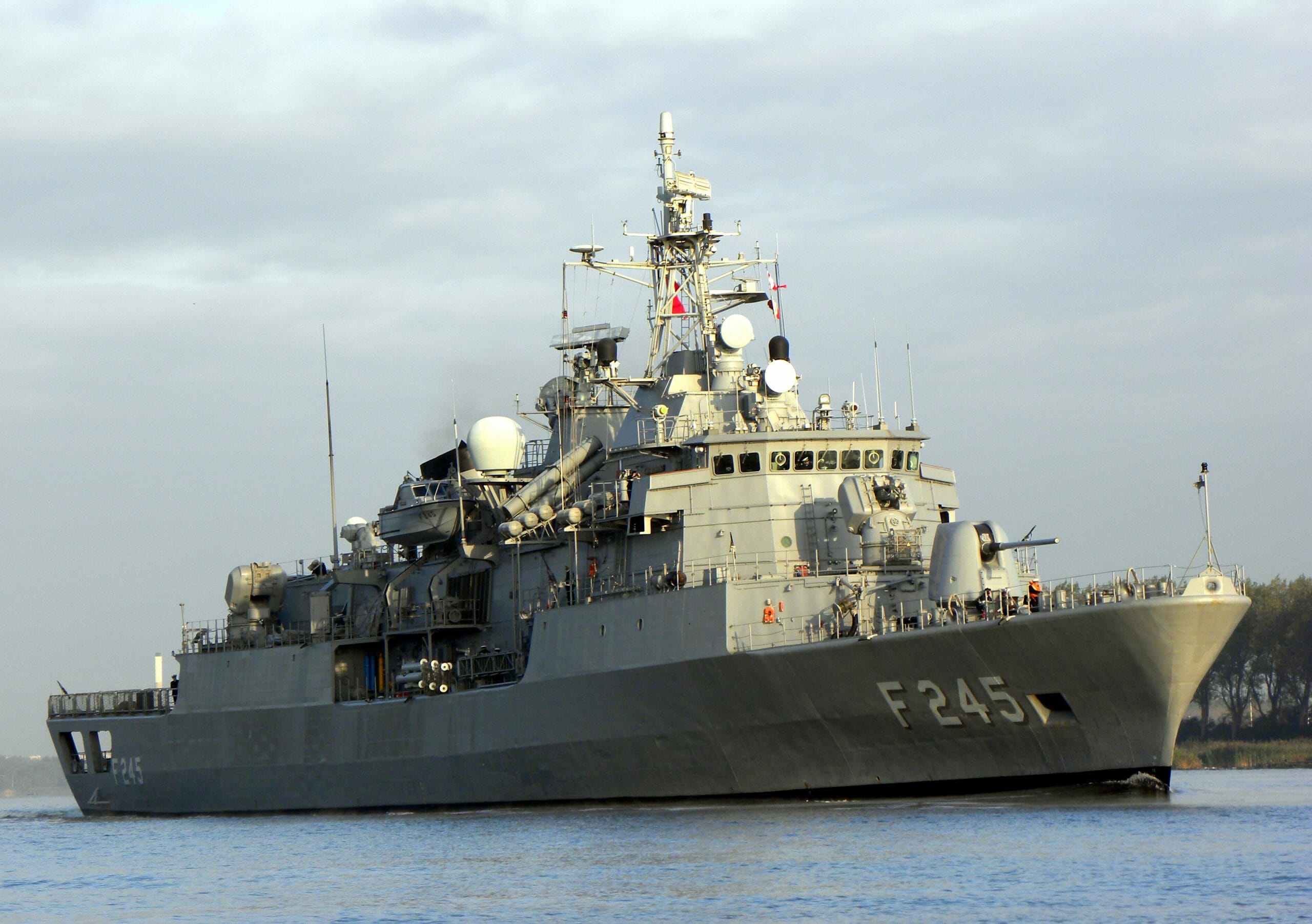Türkisches Marineschiff (Joost J. Bakker/CC BY 2.0)