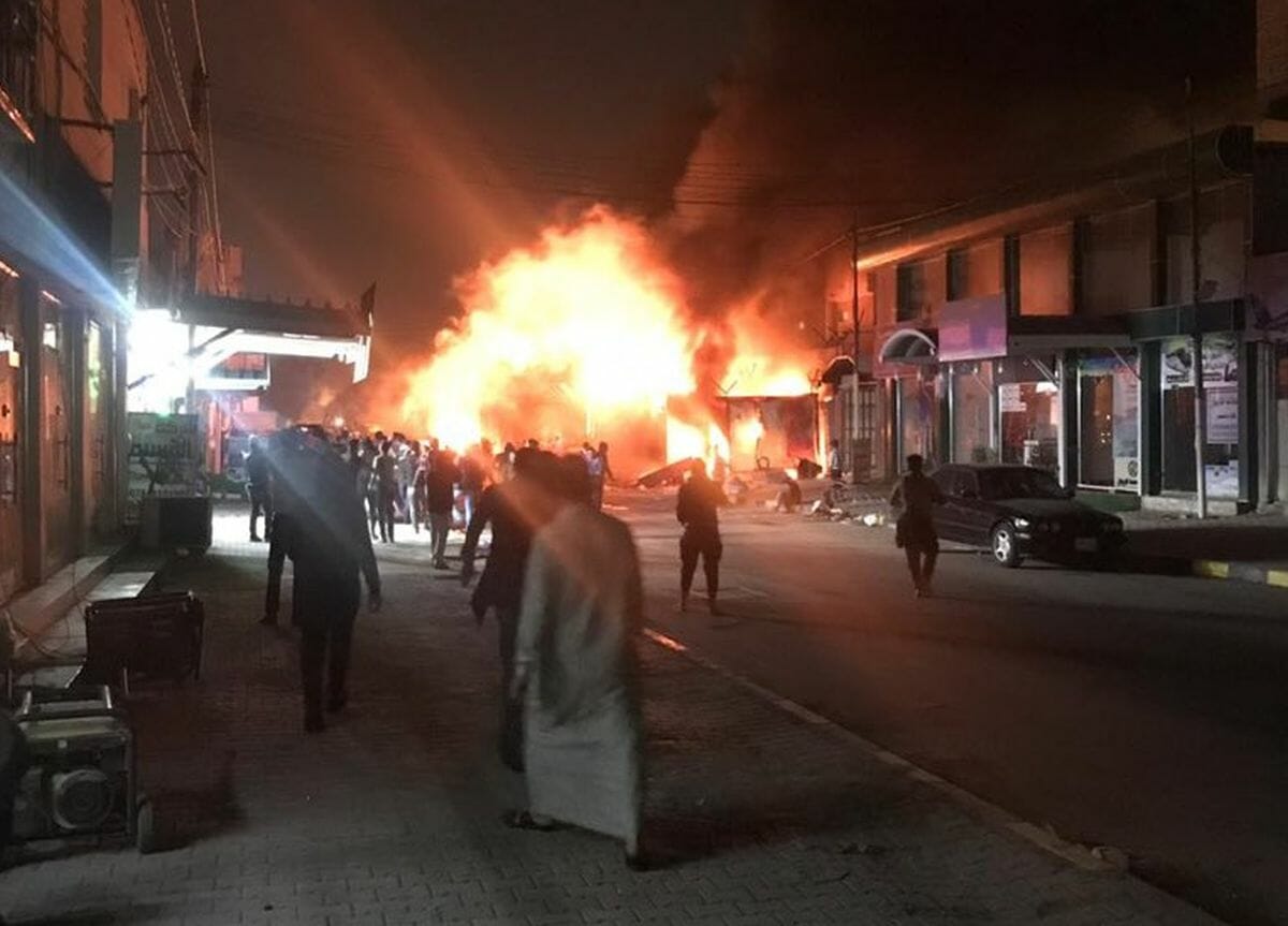 Das brennende iranische Konsulat in Nadschaf