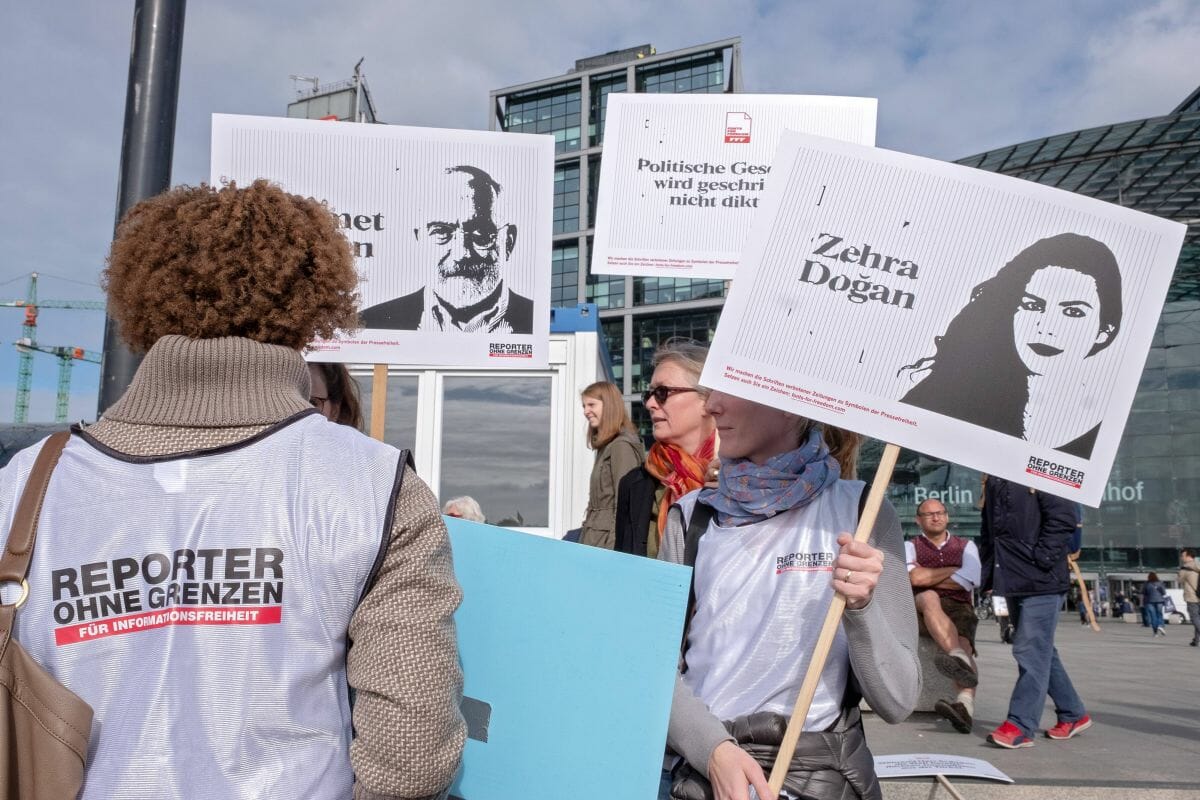 Demonstration für in der Türkei verhaftete Journalisten