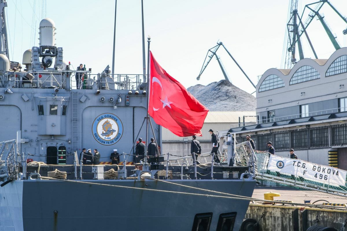 Türkisches Marineschiff