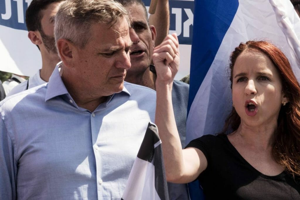 Nitzan Horowitz (li.) belegt Platz drei auf der neuen Wahlliste, Stav Shaffir (re.) ist nicht mit dabei. (imago images/ZUMA Press)