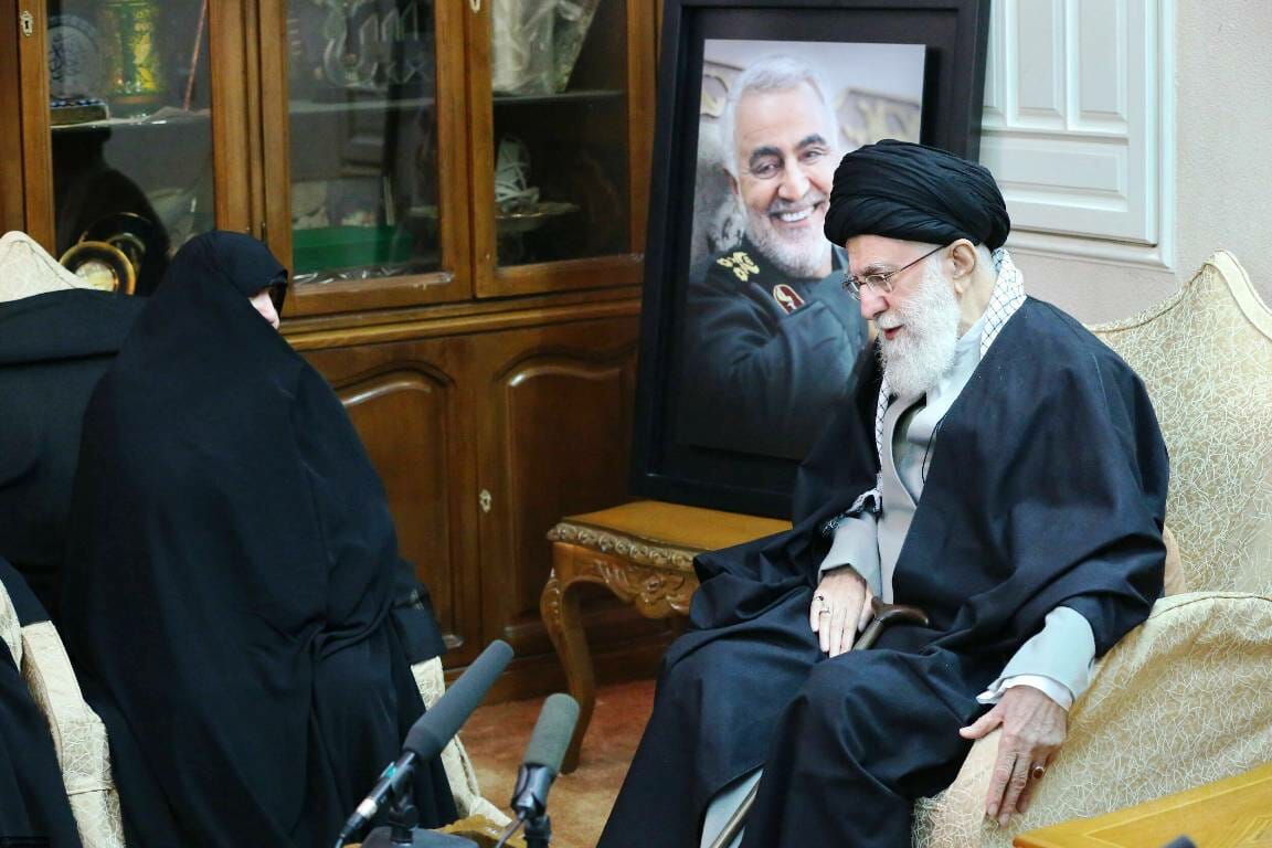 Für Revolutionsführer Ali Khamenei ist der Tod Soleimanis tatsächlich ein schwerer Verlust (imago images/ZUMA Press)