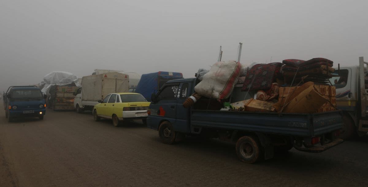 Flüchtlingskonvoi in der syrischen Provinz Idlib
