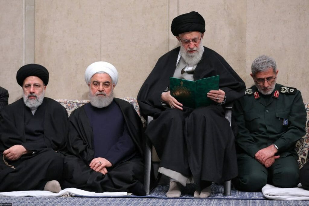 Präsident Rohani, Revolutionsführer Khamenei und der neue Quds-Force-Kommandant Esmail Ghaani bei der Trauerfeier für Qasem Soleimani