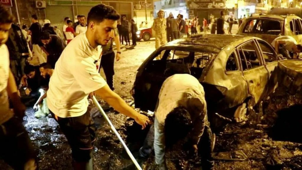 Schauplatz eines Bombenanschlags in Bengasi im Osten Libyens, der unter Kontrolle von Khalifa Haftar steht (imago images/Xinhua)