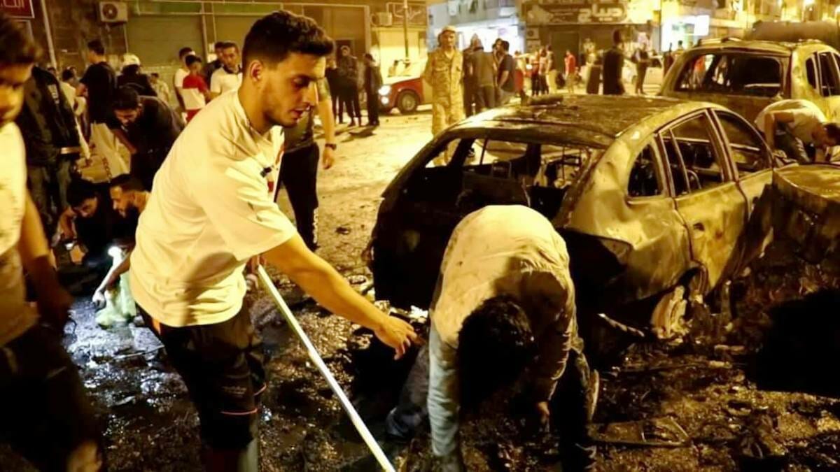 Schauplatz eines Bombenanschlags in Bengasi im Osten Libyens, der unter Kontrolle von Khalifa Haftar steht (imago images/Xinhua)