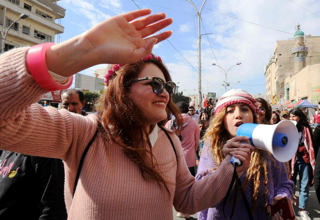 Demonstrantinnen im Irak, hier bei einer Kundgebung gegen Gewalt gegen Frauen in Bagdad (imago images/Xinhua)