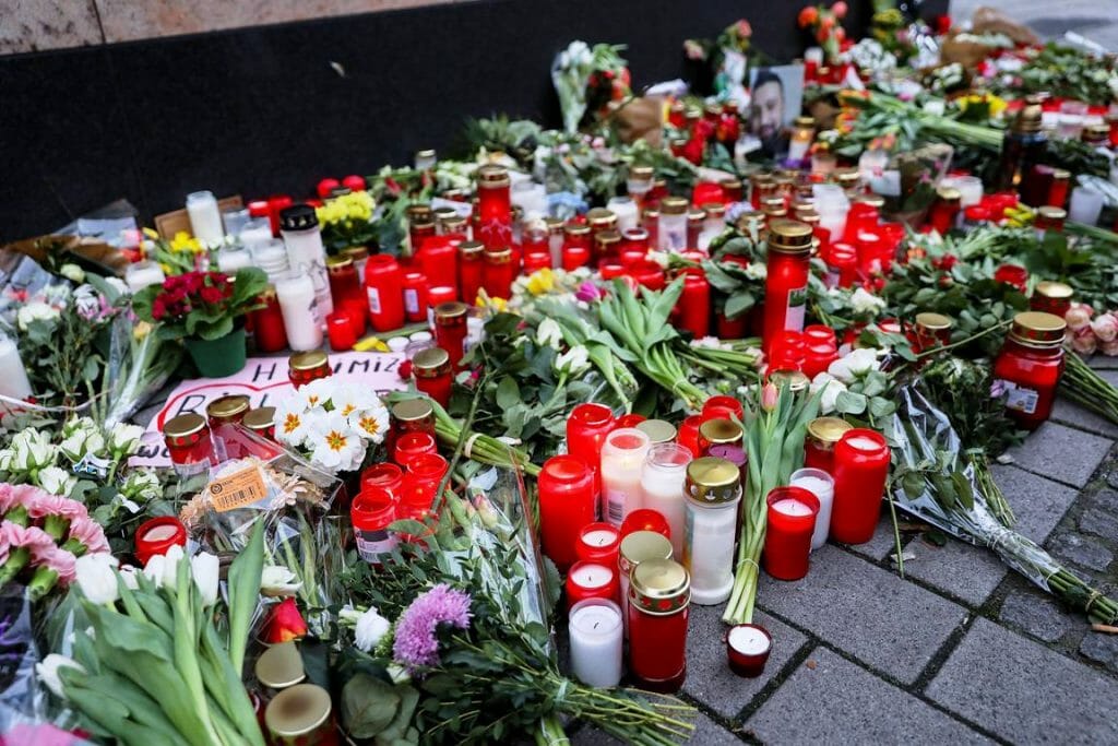 Einer der Tatorte in Hanau, an dem u.a. Kurden ermordet wurden. (imago images/Patrick Scheiber)