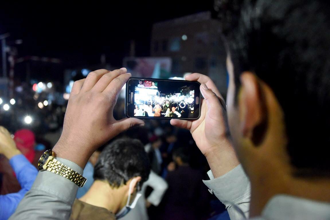 In Kandahar feiern Afghanen das Abkommen zwischen den USA und den Taliban. (imago images/Xinhua)