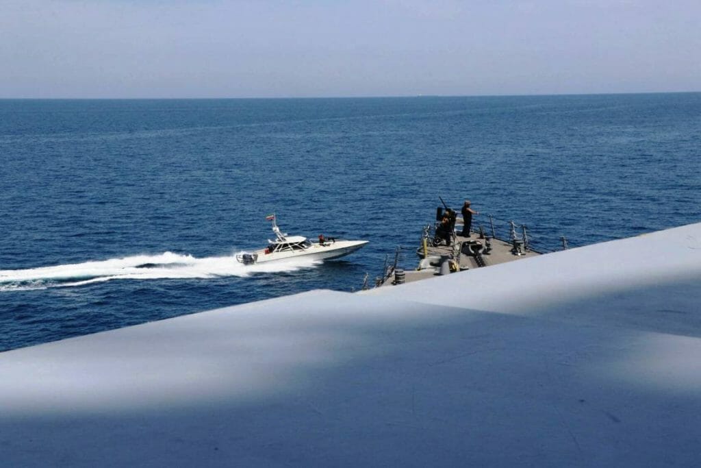 Am 15. April provozierten 11 Schnellboote der Revolutionsgarden amerikanische Navy-Schiffe im Golf. (imago-images/ZUMA Wire)