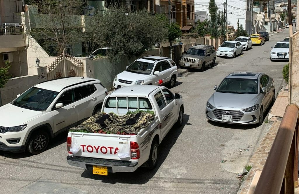 Händler in Sulaimaniyya liefert während des Corona-Lockdowns Gemüse