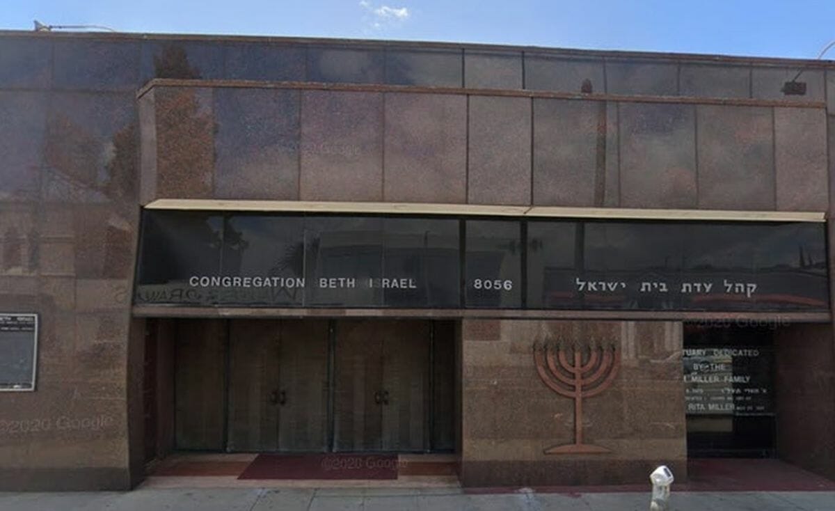 Die mit „Fuck Israel. Free Palestine“ beschmierte Synagoge in Los Angeles