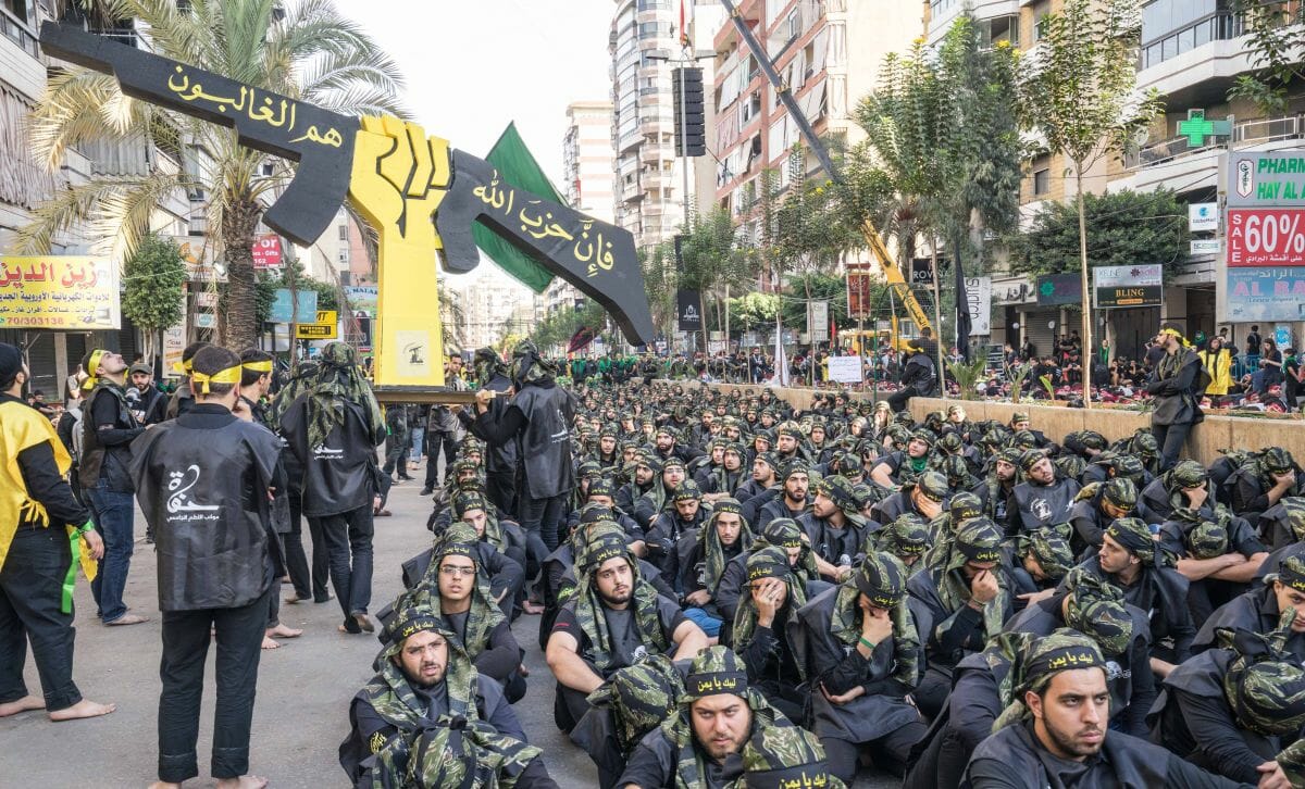 Hisbollah-Kämpfer in der libanesischen hauptstadt Beirut