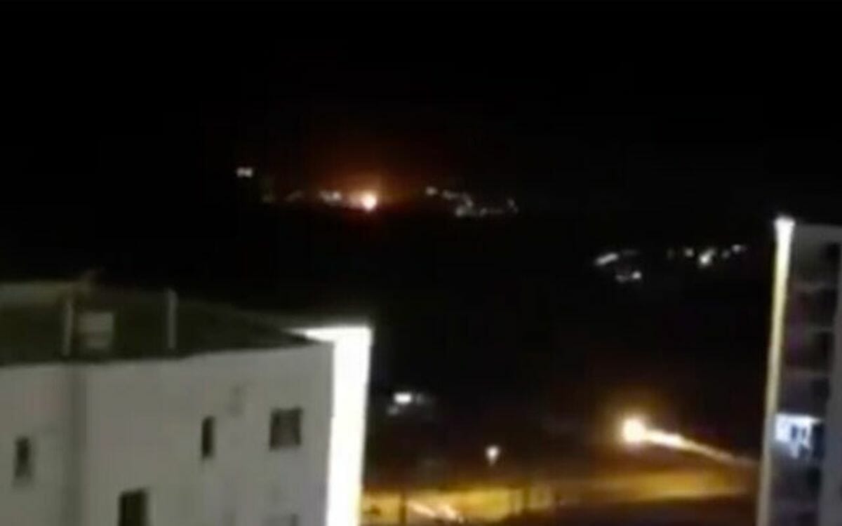 Auf Twitter wurden Bilder der Explosion nahe Teheran gepostet