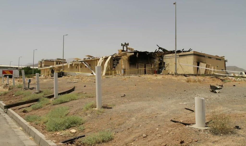 Das durch eine Explosion beschädigte Gebäude in der iranischen Nuklearanlage Natanz