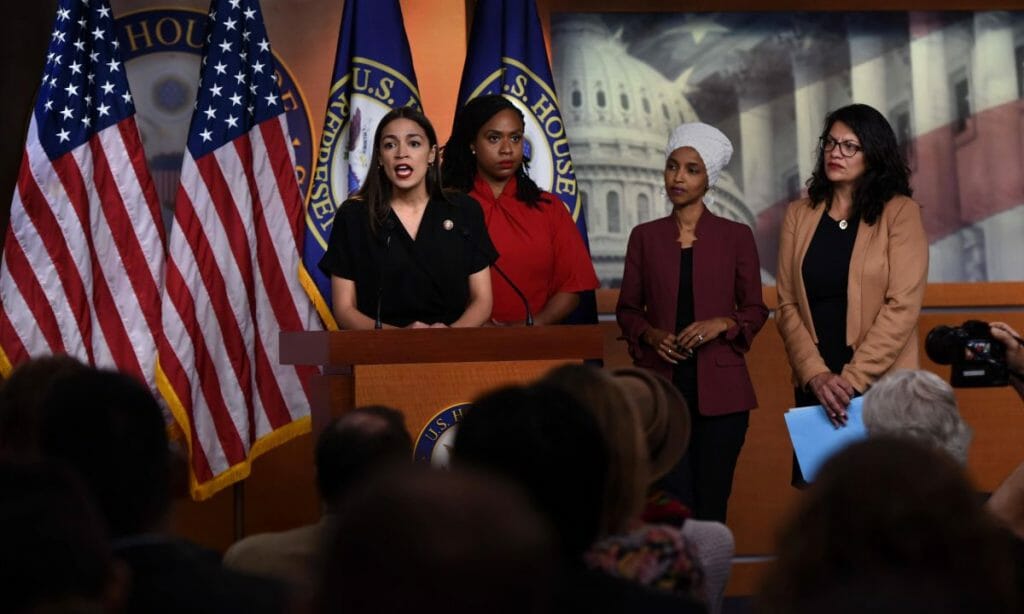 Ocasio-Cortez (re.), Tlaib (li.) und andere fordern die Kürzung der US-Hilfen für Israel, falls dieses seine Souveränität ausweitet