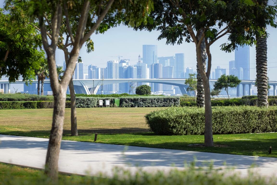 Die Skyline von Abu Dhabi, Hauptstadt der Vereinigten Arabischen Emirate. (imago images/photothek)