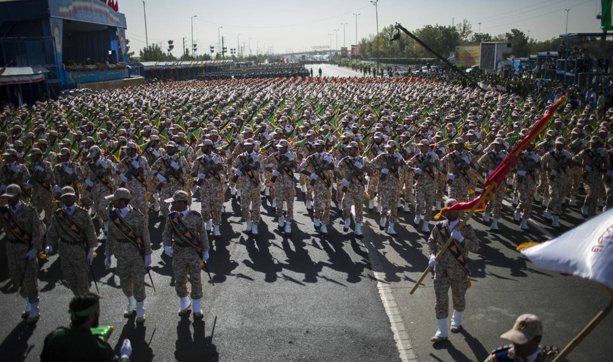 Einhiet der Revolutionsgarde auf einer Militärparade zum Jahrestag des Iran-Irak-Kriegs