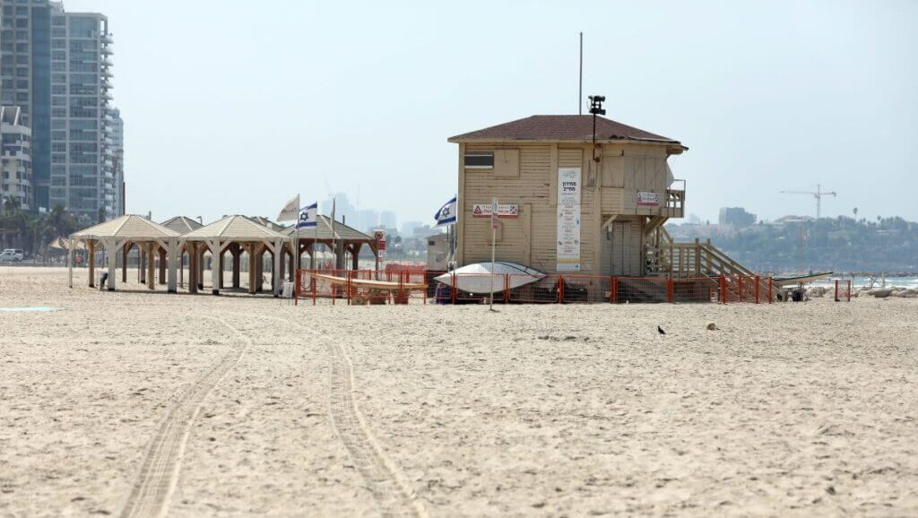 Auch der Strand in Tel Aviv ist vom Corona-Lockdown in Israel betroffen