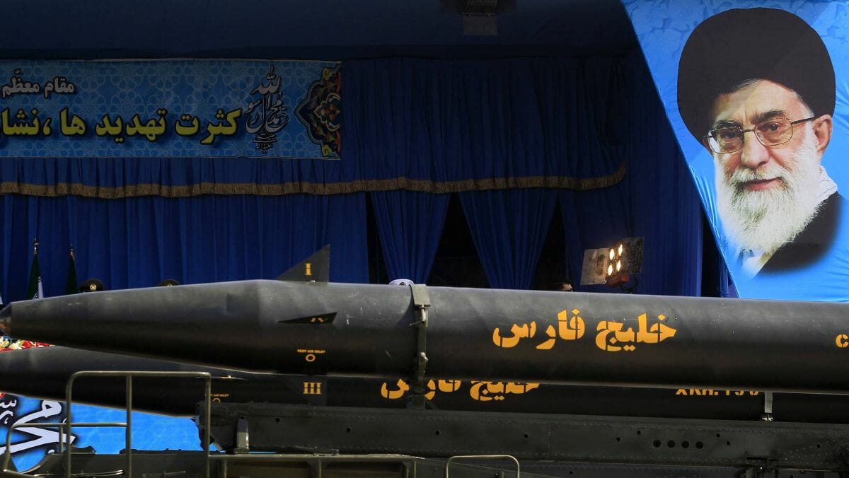 Langstreckenraketen auf einer Militärparade in Teheran