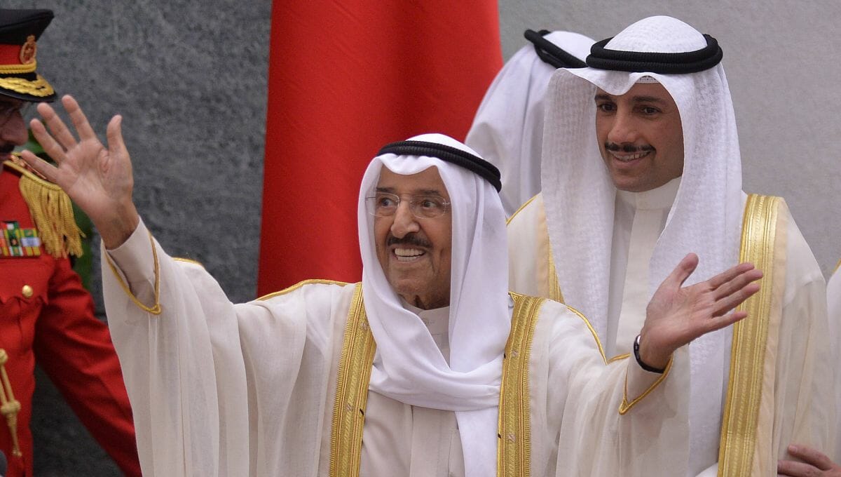 Der Emir von Kuwait Sheikh Sabah Al-Ahmad Al-Jaber Al-Sabah mit seinem Sohn