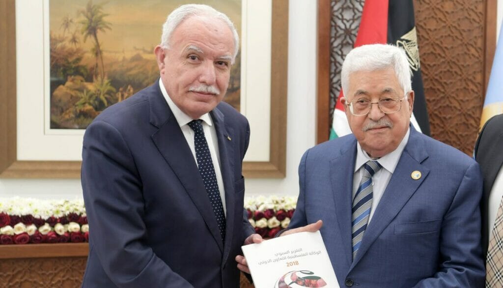 Meister im Social Distancing: PA-Präsident Mahmud Abbas und sein Außenminister Riyad al-Maliki