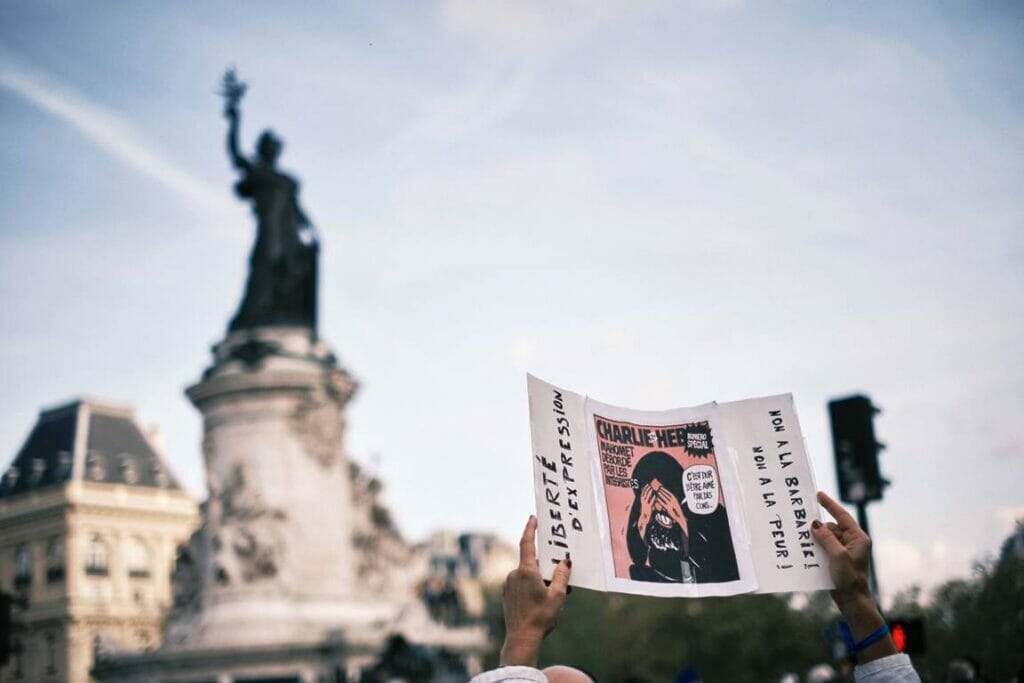 Demonstration gegen den Terror am Place de la Republique in Paris. (© imago images/Hans Lucas)