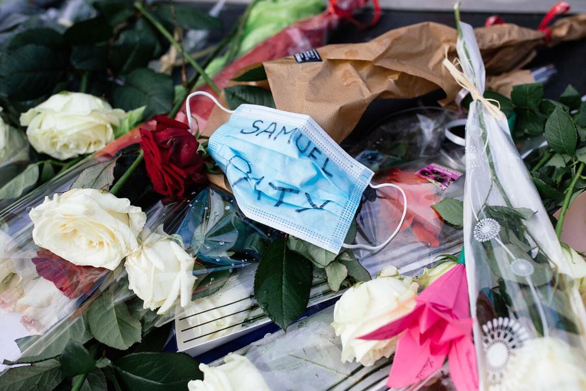 Dass liberale Gesellschaften auf den Terror nicht angemessen reagieren, hat auch mit den ideologischen Verrenkungen mancher Akademiker zu tun. (© imago images/Hans Lucas)