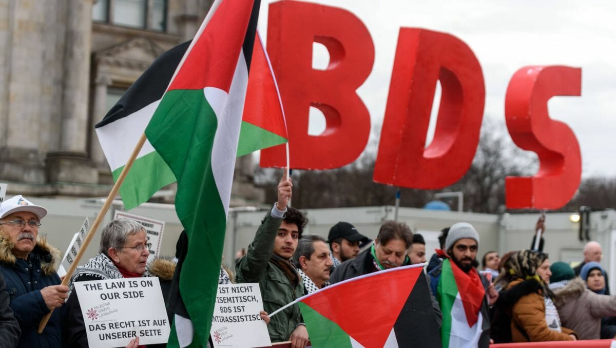 BDS-Aktivisten versuchen immer häufiger, sich mit Hinweis auf linke Israelis vom Antisemitismusvorwurf reinzuwaschen