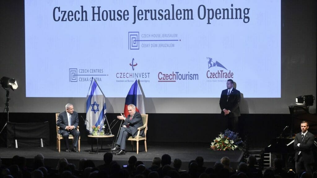 Netanjahu und Zeman 2018 bei der Eröffnung des „Tschechisches Hauses“ in Jerusalem