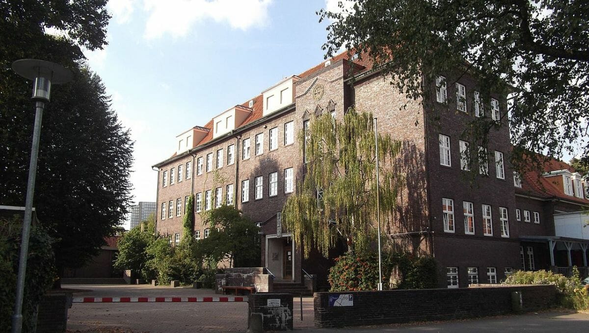 Lehrer der Waldorfschule Oldenburg verbreitet antisemitische Verschwörungstheorien