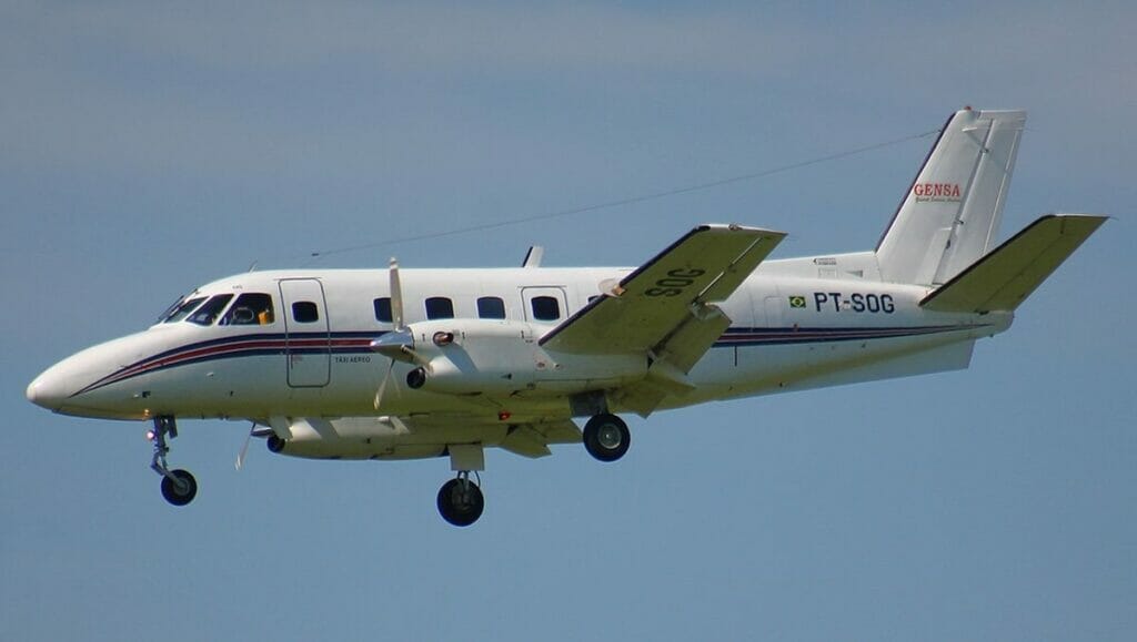 Ein Flugzeug vom Typ Embraer EMB-110 Bandeirante