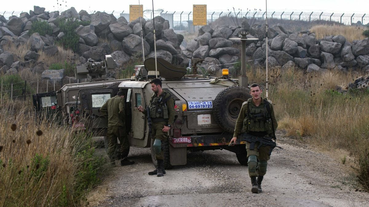 Israelische Patrouille auf dem Golan an der syrischen Grenze
