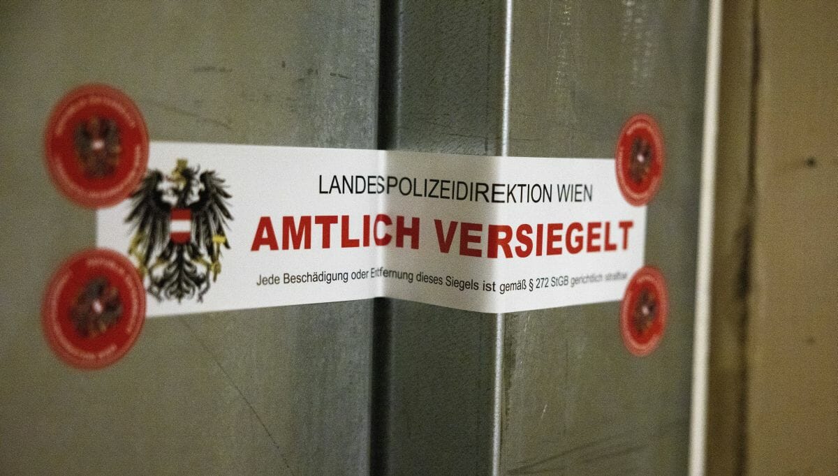 Versiegelte Wohnungstür des Attentäters von Wien