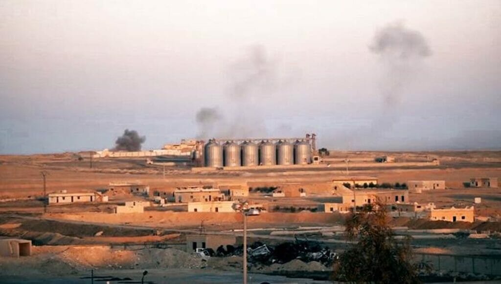 Türkische Artiellerieangriffe im Raum Ain Issa in Nordsyrien