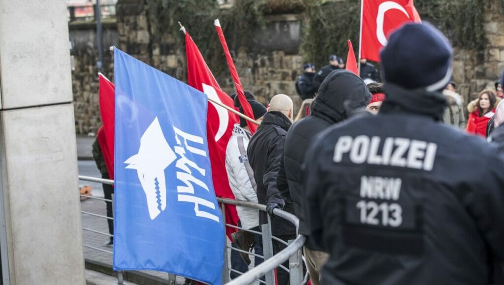 Demonstration der Grauen Wölfe in Dortmund