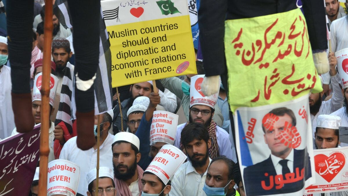 Rassimuskritik? Radikale Muslime nehmen nach der Enthauptung Samuel Patys den französichen Präsidenten Macron ins Visier