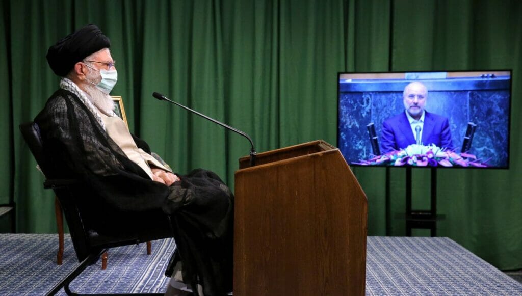 Irans Führer Ali Khamenei und Parlamentssprecher Mohammed Bagher Qalibaf