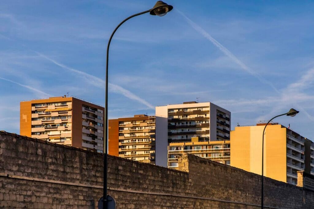 Zahlreiche Banlieues Frankreichs sind zu islamistischen Hotspots geworden. (© imago images/IP3press)