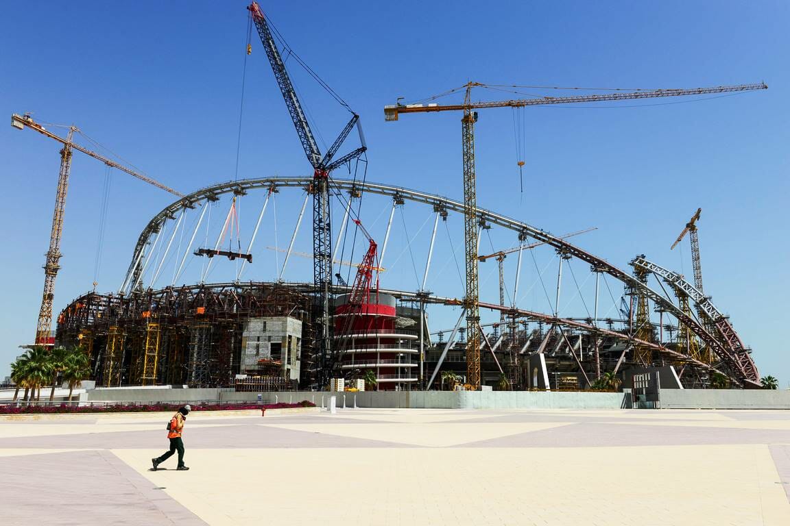 Stadion-Baustelle in Katar. (© imago images/Joerg Boethling)