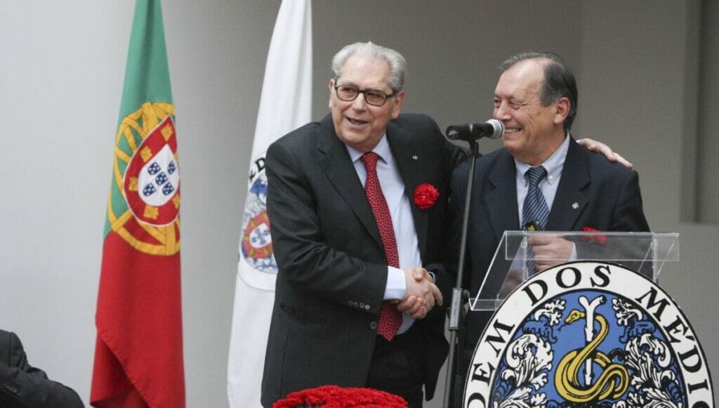 Rodrigo Sousa e Castro auf der Gedenkveranstaltung des Ärzteordens für die Nelkenrevolution in Portugal
