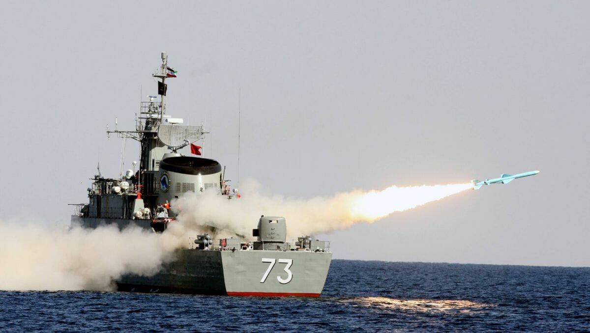 Iranische Marine bei einem Manöver