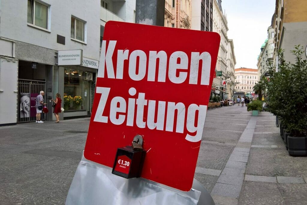 Der Außenpolitikchef der Kronen Zeitung zeigt sich in gewohnter Form. (© imago images/Manfred Segerer)
