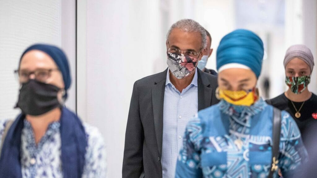 Tariq Ramadan auf dem Weg zu einer Verhandlung wegen der gegen ihn erhobenen Vergewaltigungsvorwürfe